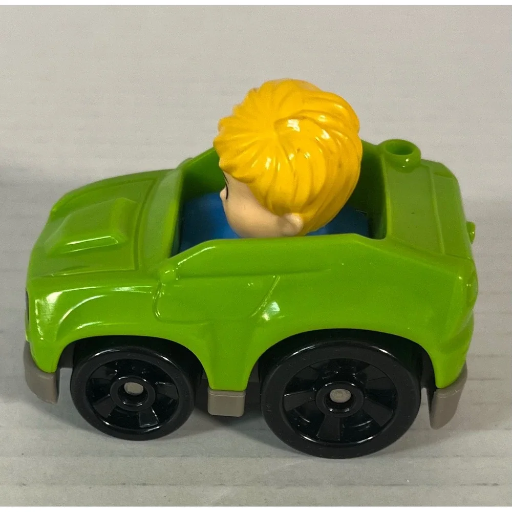 Fisher-Price Little People Wheelies Toddler OS Green Car Blonde Boy Driver DRL43